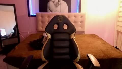 sara_valderrama_ online show from May 22, 12:56 pm