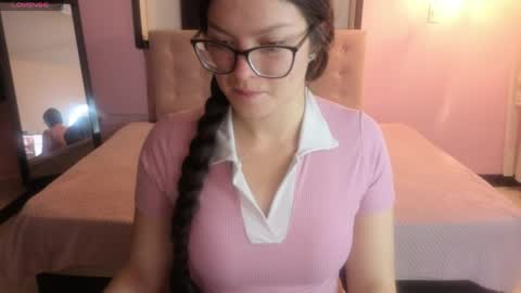 sara_valderrama_ online show from May 5, 1:17 pm