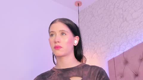 Sara  online show from August 3, 7:31 pm