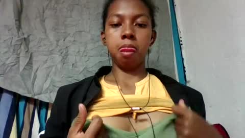 sarah146341 online show from August 7, 5:22 pm
