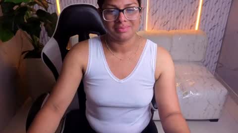 sarah_bay_tx online show from July 3, 9:30 pm