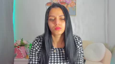 Sara online show from May 7, 8:43 am