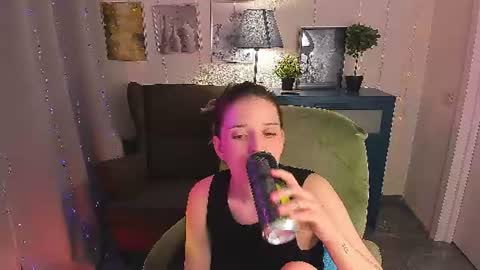 Sarah online show from June 17, 9:42 pm