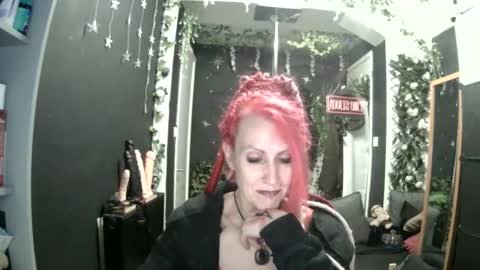 SaucySky online show from May 17, 8:40 pm