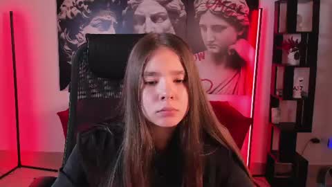 Saya online show from August 8, 1:54 pm