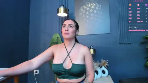Scarlet Edwars online show from June 3, 8:03 pm