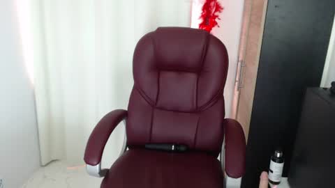scarlett_mill online show from July 4, 5:16 pm