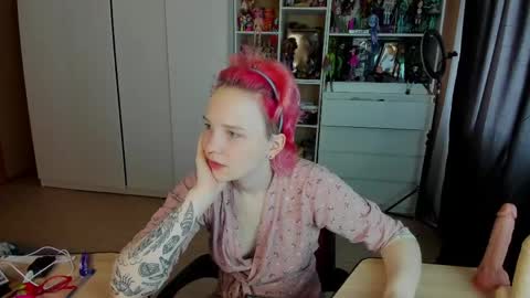 Rina online show from May 14, 7:28 am