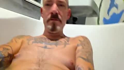 screwnutandbolte online show from July 27, 10:12 am