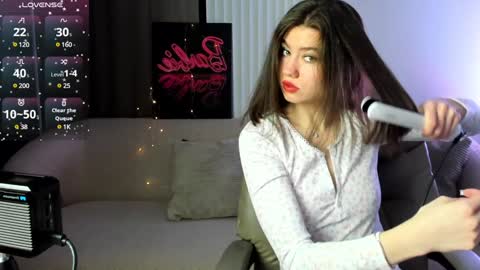 Selena online show from February 9, 12:49 am