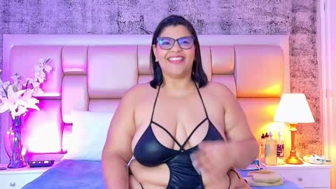 Selenna Cooper online show from June 2, 11:56 am