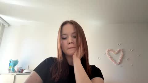 Lily online show from May 11, 9:27 am