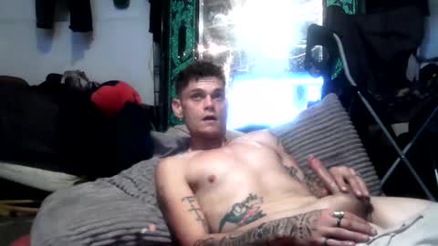 senpai_zachary online show from October 8, 5:08 pm
