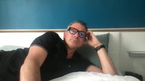 sesamechris92 online show from June 1, 10:27 am