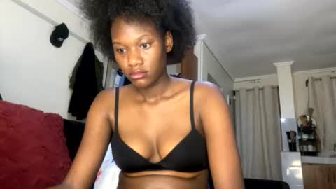 Nyla online show from July 31, 2:56 am