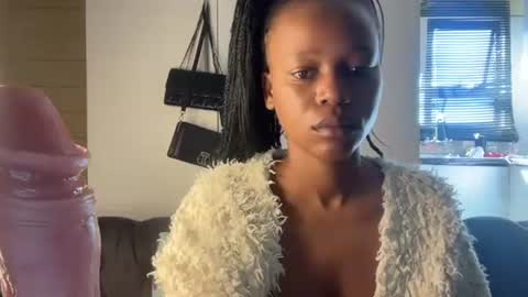 sexyasszeeee online show from May 12, 7:06 am