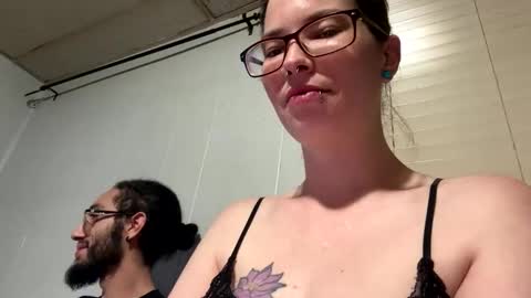 sexymilf42088 online show from March 12, 3:35 am
