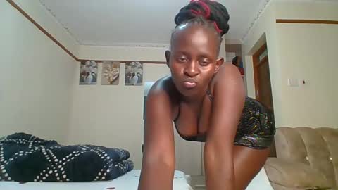 sexyreddebony online show from January 18, 5:04 pm