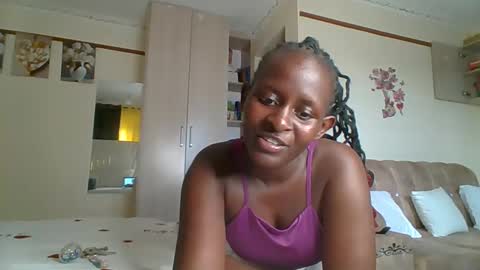 sexyreddebony online show from December 20, 11:21 am