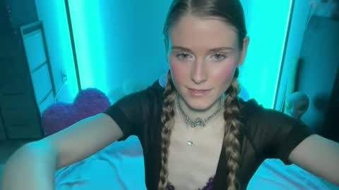 shadebabe online show from May 30, 8:24 am