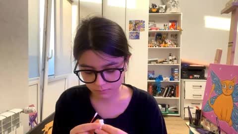 Marie online show from May 12, 4:05 pm