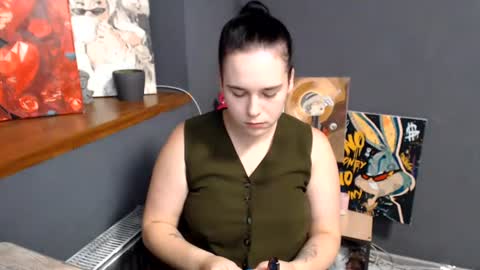 shy_lil online show from July 1, 1:09 pm