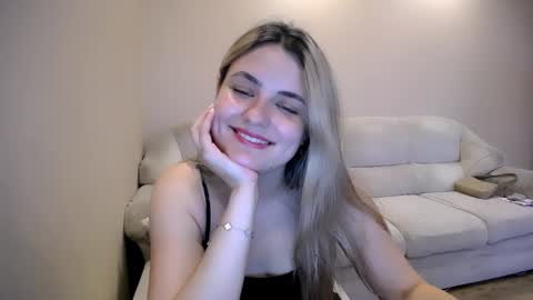 shy_sabrina_ online show from June 3, 1:03 pm