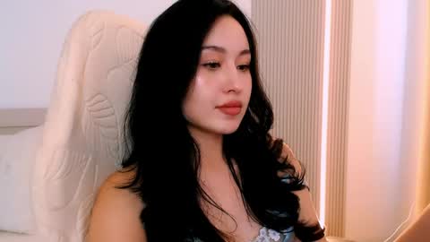 silk_ann online show from May 23, 12:45 pm