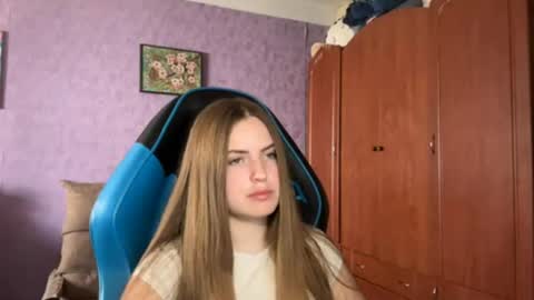 Erica online show from May 25, 12:22 pm