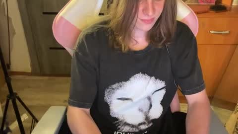 SirHumps online show from June 5, 6:57 pm