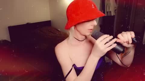 Ashleigh Mak online show from May 24, 11:00 pm