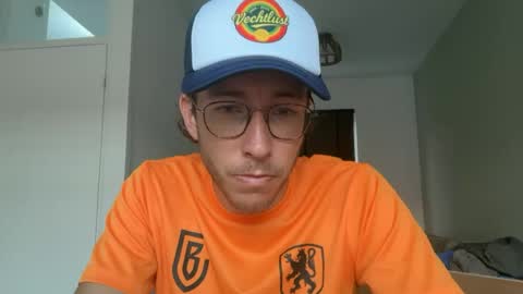 skyisthelimit1995 online show from June 20, 7:31 pm