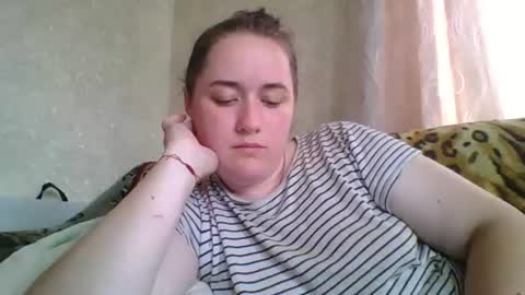 skyressie333 online show from June 14, 10:28 am