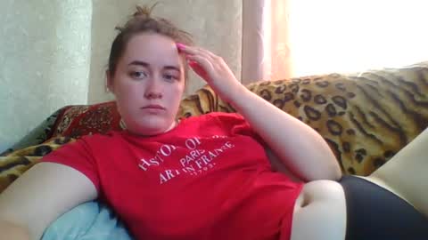 skyressie333 online show from August 3, 9:04 am