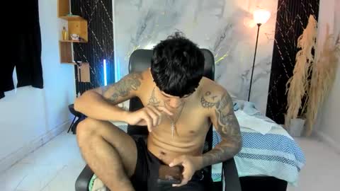slim_master12 online show from May 2, 9:31 pm