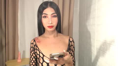 slimprettyjoira online show from May 25, 11:49 am
