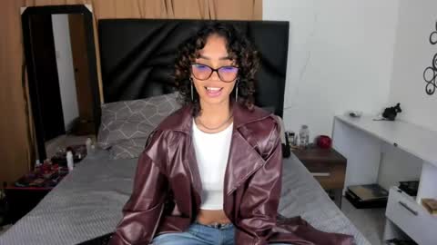 slutty_venus7 online show from July 14, 1:53 am