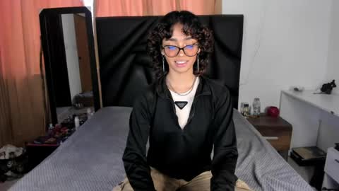 slutty_venus7 online show from July 12, 9:40 pm