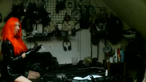 smokeslut365 online show from June 16, 11:09 pm