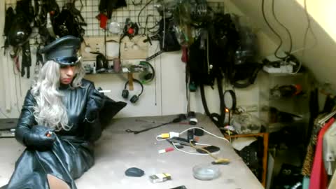 smokeslut365 online show from July 19, 6:05 am