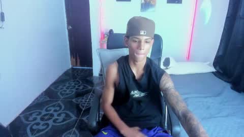 snak_master1 online show from May 12, 9:02 pm