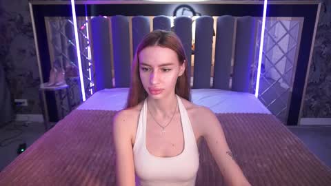 snow_whiteeex online show from May 11, 5:47 am