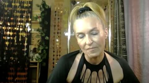 Sonia online show from May 26, 3:07 pm