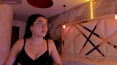 sophiadoll_tf online show from May 22, 11:22 pm