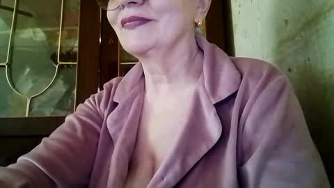 SophieBurnsX online show from May 23, 11:17 am