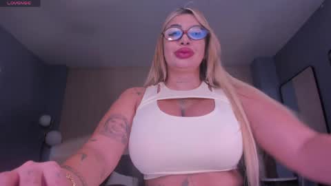 Sophie  Palmer online show from May 19, 12:34 pm