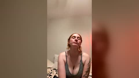 sophieqg online show from July 11, 4:39 am