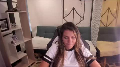 sophiewatson_ online show from July 20, 1:57 pm