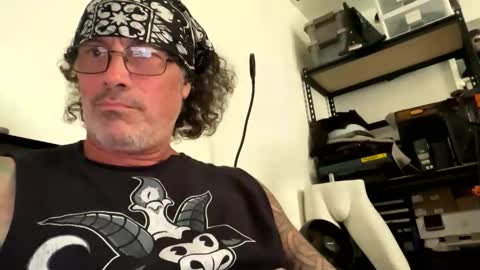 specter1972 online show from May 31, 5:01 pm