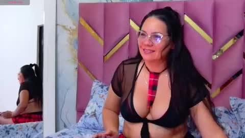 spicycolombianmom online show from July 26, 12:03 pm